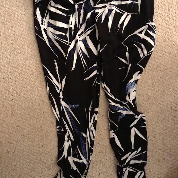 Patterned jumpsuit NWT - Picture 4 of 6
